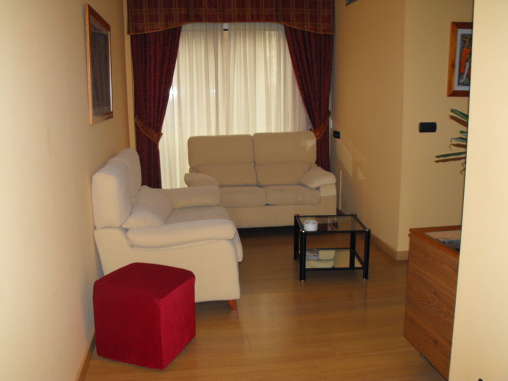 Hotel Restaurante Pontinas Lalín Extérieur photo