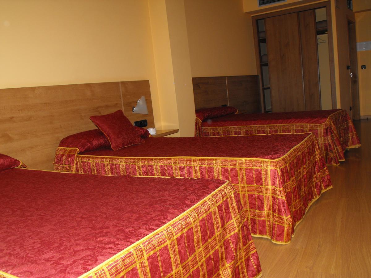 Hotel Restaurante Pontinas Lalín Extérieur photo